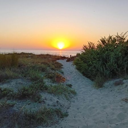 加兰布鲁恩Accesso Diretto Sul Mare Maredilucecala公寓 外观 照片